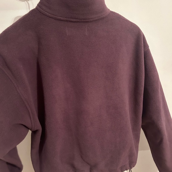 TNA polar fleece crop. - Picture 2 of 3